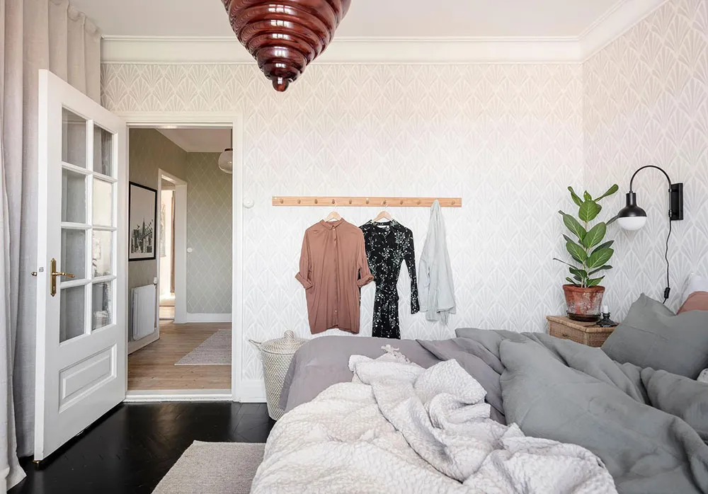 Living Room with Red Sofa and Spacious Loft: Apartment in Gothenburg - Gallery image 26