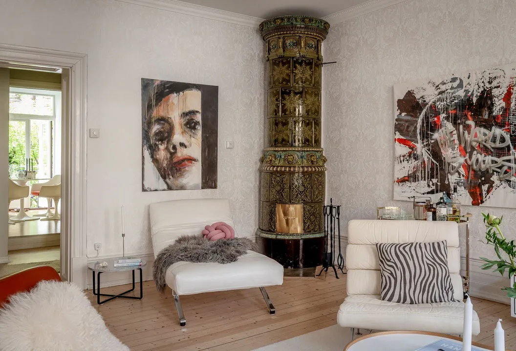 Lebhaftes skandinavisches Apartment mit einem Überfluss an moderner Kunst - Gallery image 15