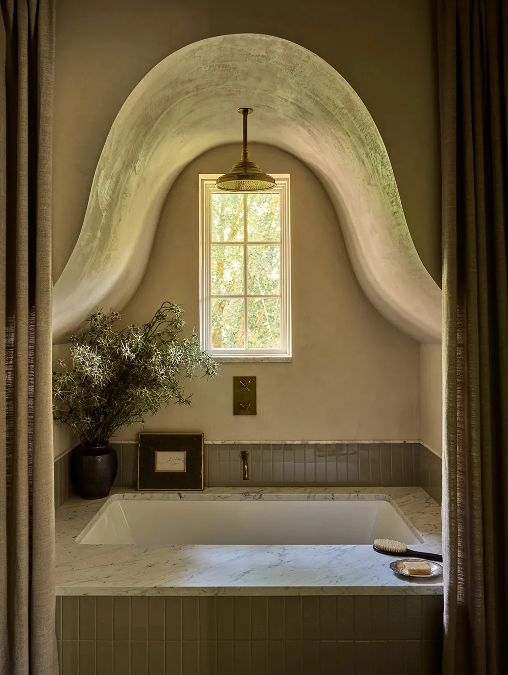 Atmosferycznie i stylowo: czasowy design od studia Haldon House - Gallery image 7