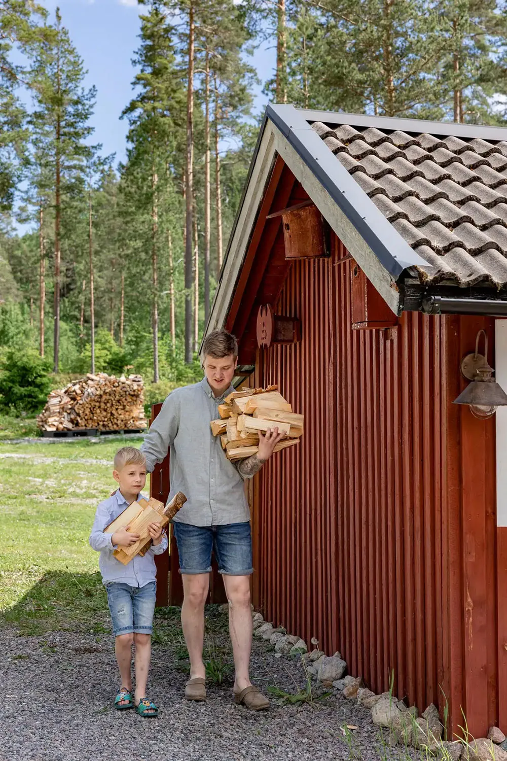 Cozy Swedish cottage with a cute children's cabin - Gallery image 14