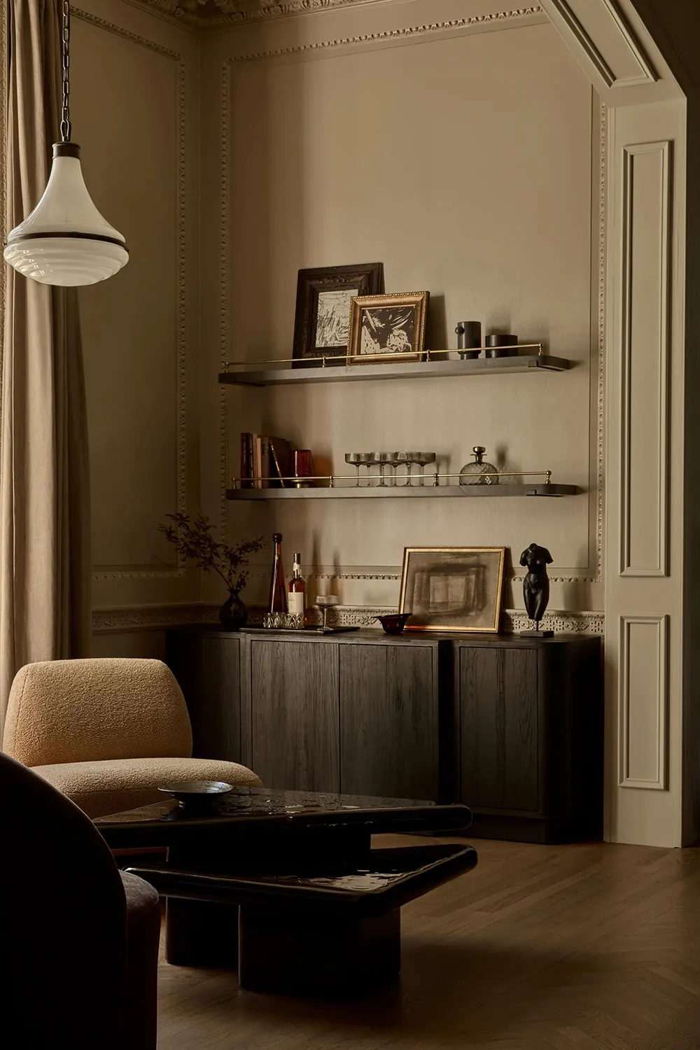 Atmosferycznie i stylowo: czasowy design od studia Haldon House - Gallery image 32