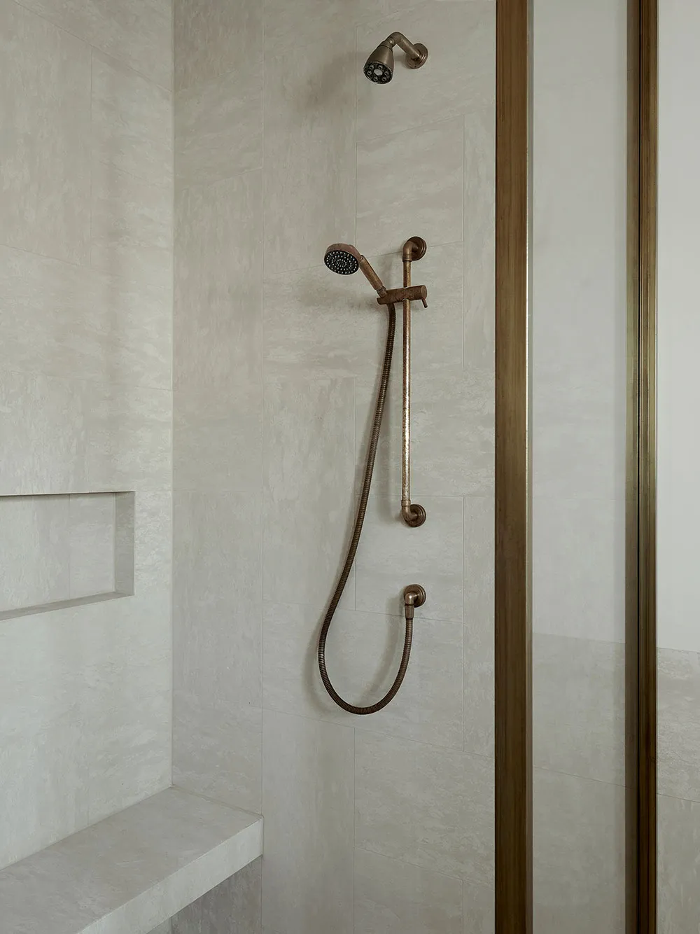 Diseño contemporáneo refinado del estudio holandés Framework Studio - Gallery image 25