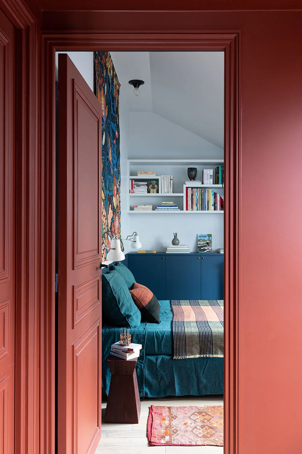 Beautiful Apartments with Charming Bright Interiors for Families in Paris - Gallery image 18