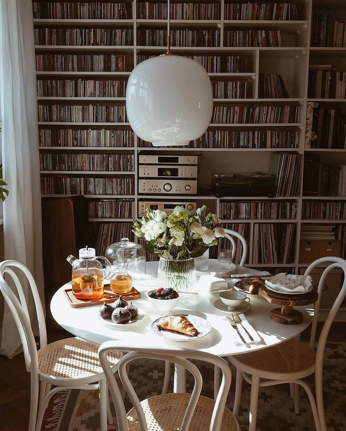 Intérieur lumineux d'appartement en Pologne inspiré par les motifs scandinaves - Gallery image 8