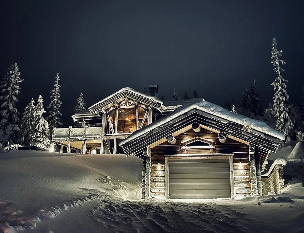 Hölzerner Holzhütte in Schweden mit stylischen Interiern - Gallery image 22