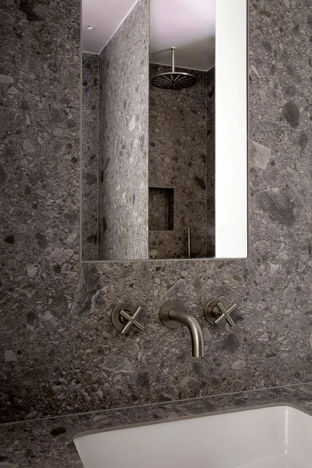 Diseño contemporáneo refinado del estudio holandés Framework Studio - Gallery image 26