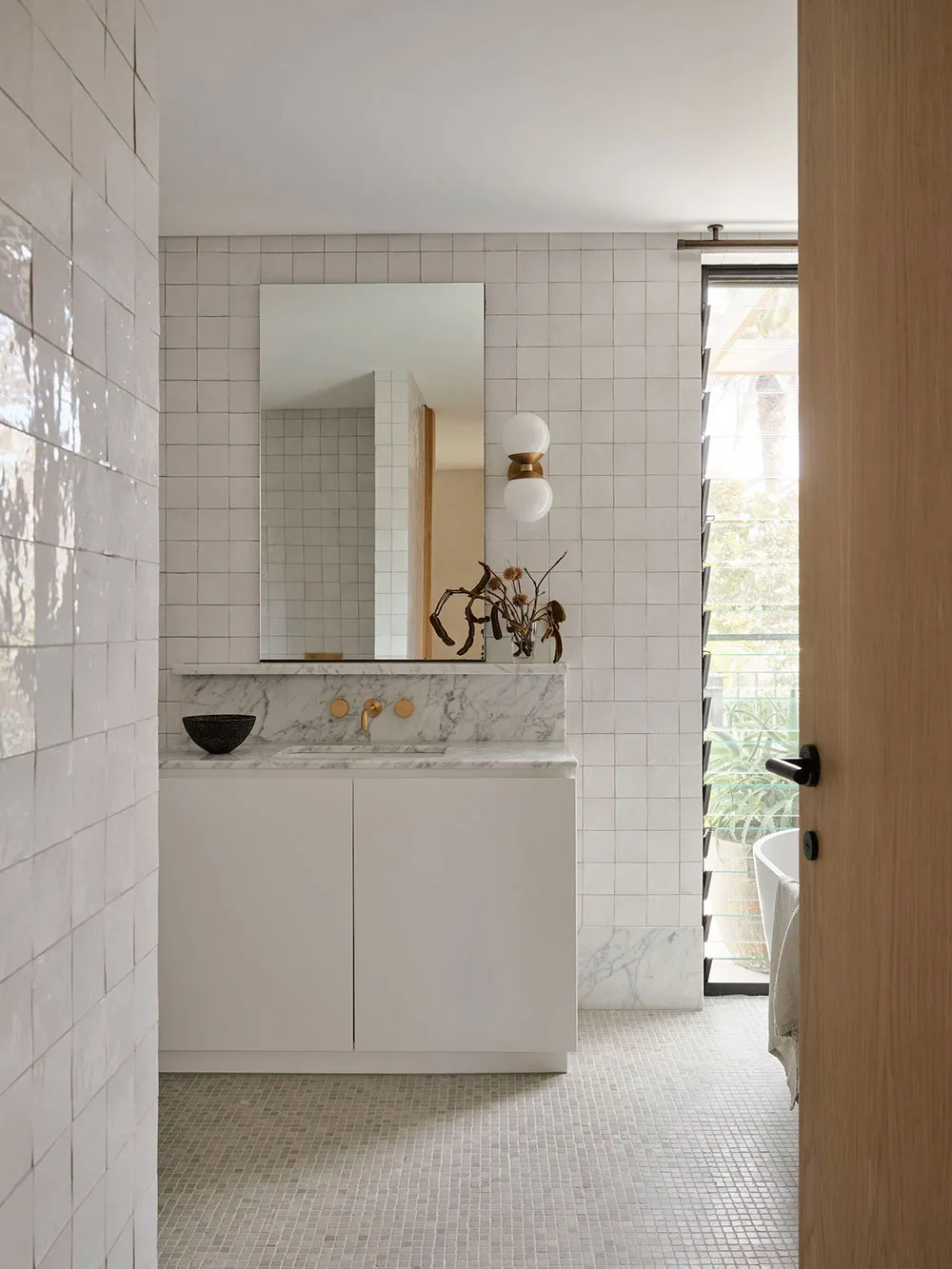 Тепло натурального дерева і елегантність каменю: затишний будинок у Сіднеї - Gallery image 22