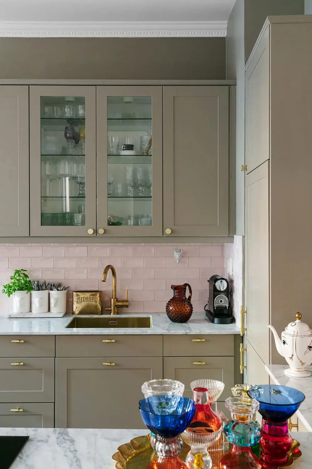 Diseño de interiores vibrante y juguetón de un decorador en Málaga - Gallery image 5