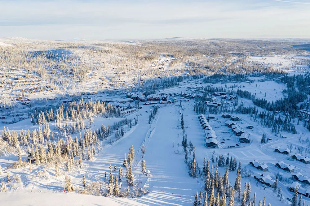 Świetny skandynawski kottedż na połodowiu góry z nowoczesnymi wnętrzami - Gallery image 16