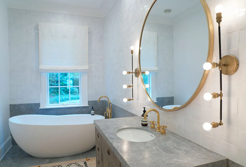 Sala de estar aireada y dormitorios con papel pintado: casa bonita al lado del lago en Florida - Gallery image 16