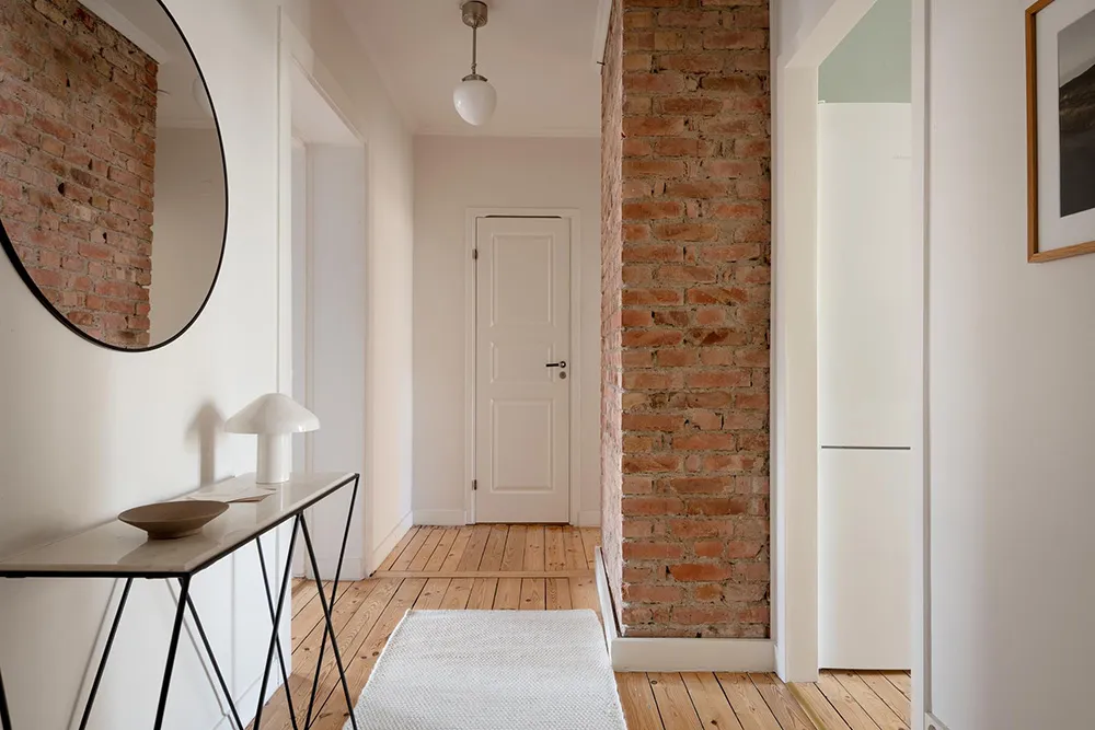 Murs bleus et meubles blancs : appartement à Göteborg (76 m²) - Gallery image 27