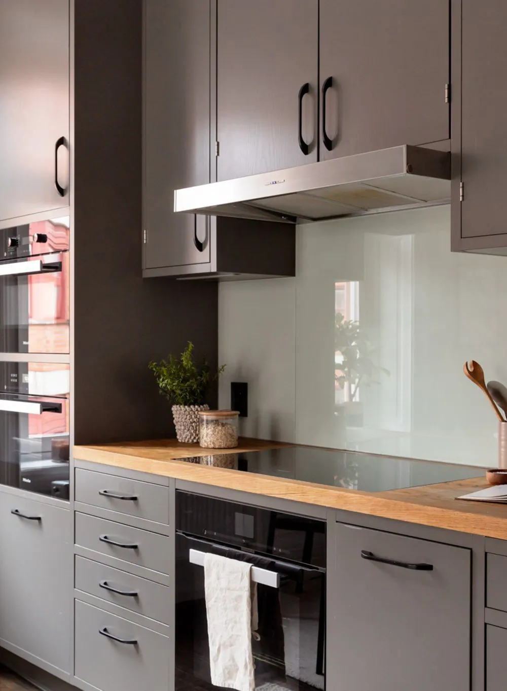 Jolie appartement angulaire à Stockholm avec un mélange agréable de vieilles et nouvelles choses - Gallery image 9