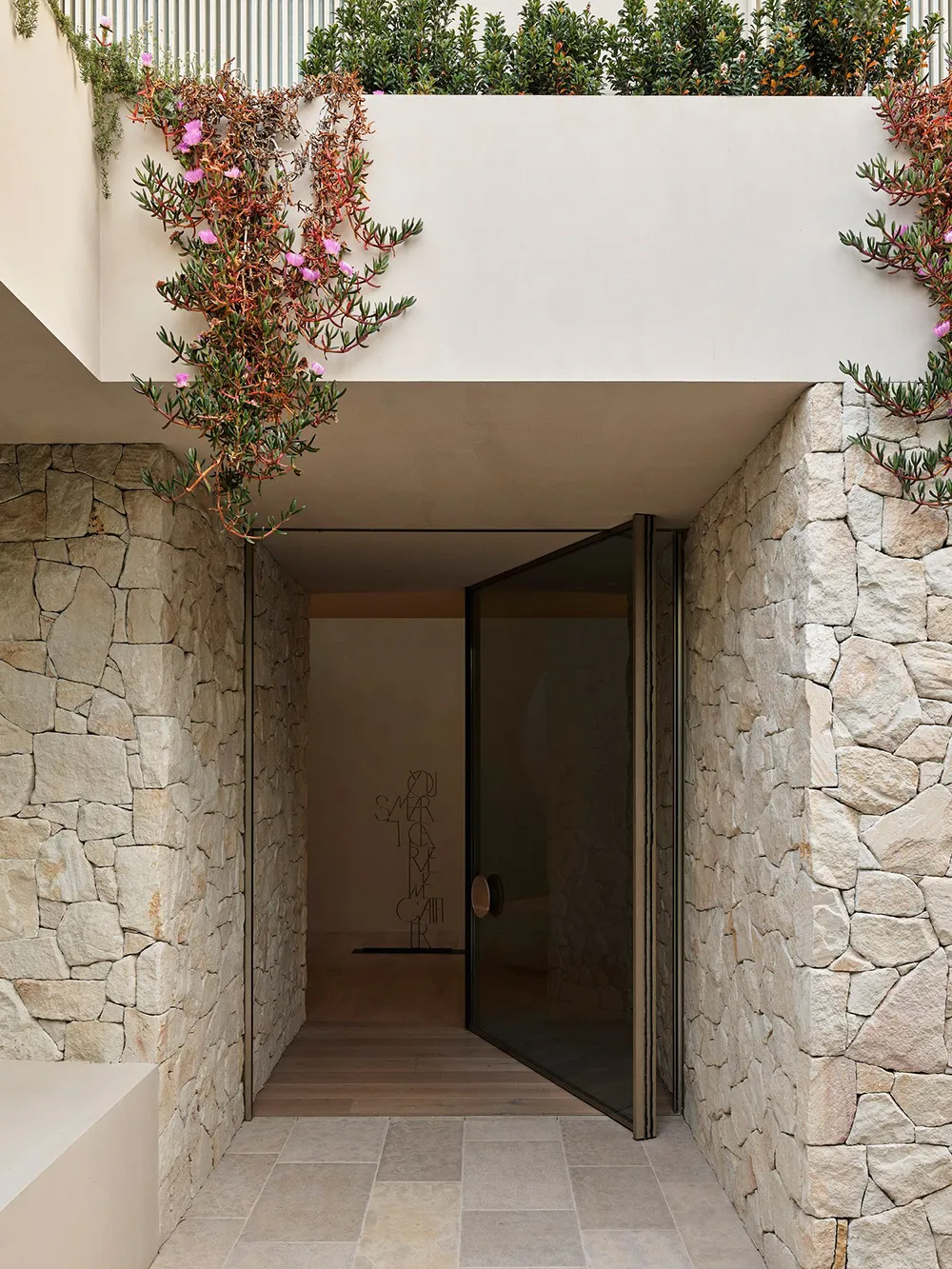 Soft Modern Interiors of a Stunning Oceanfront Villa in Australia - Gallery image 22