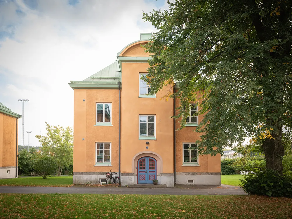 Appartement à deux étages avec de superbes fenêtres de mansarde en Suède - Gallery image 33