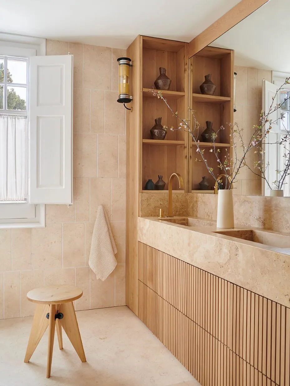 Light Modern Update of a Historic House in Catalonia - Gallery image 10