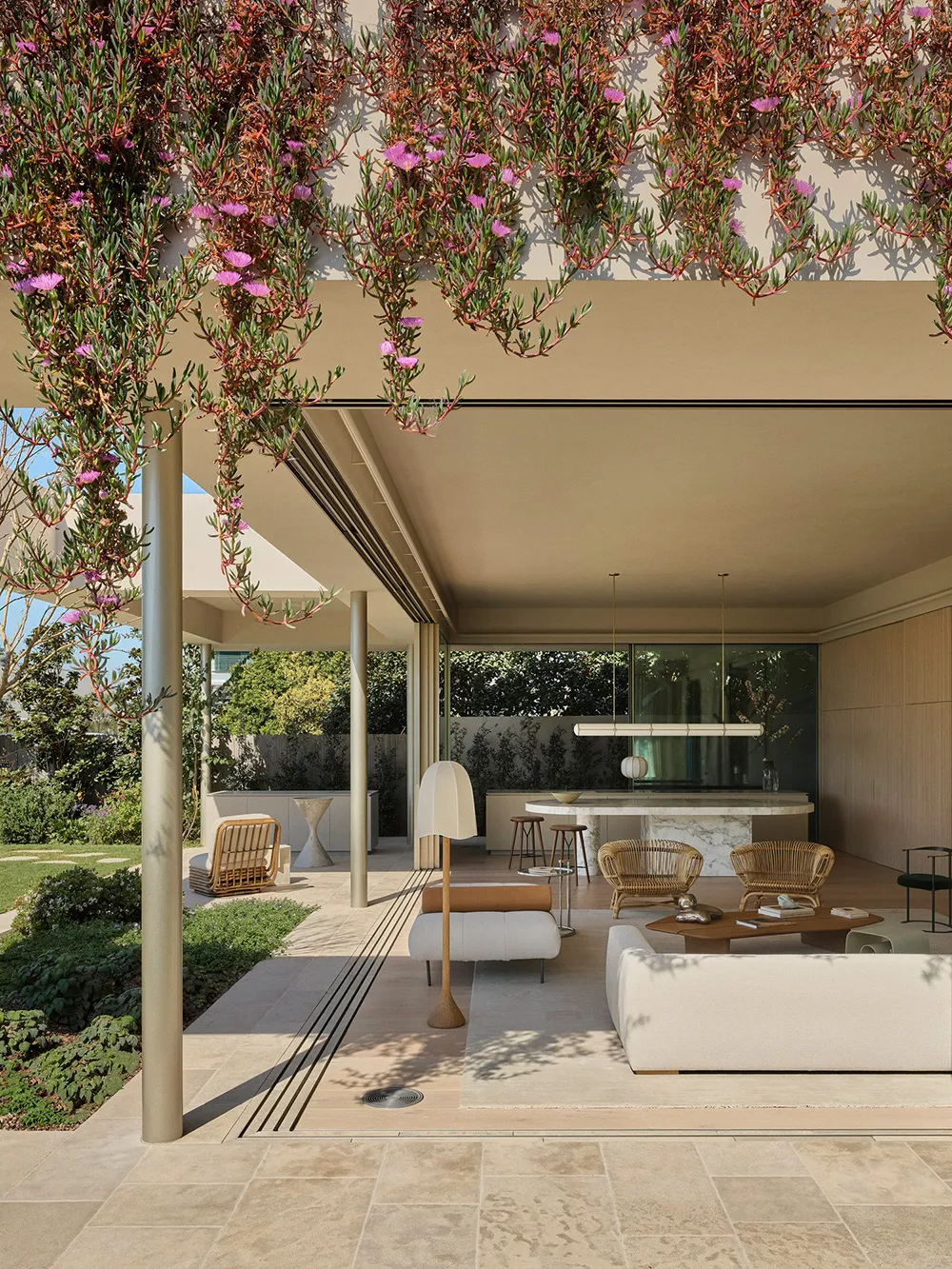 Soft Modern Interiors of a Stunning Oceanfront Villa in Australia - Gallery image 2