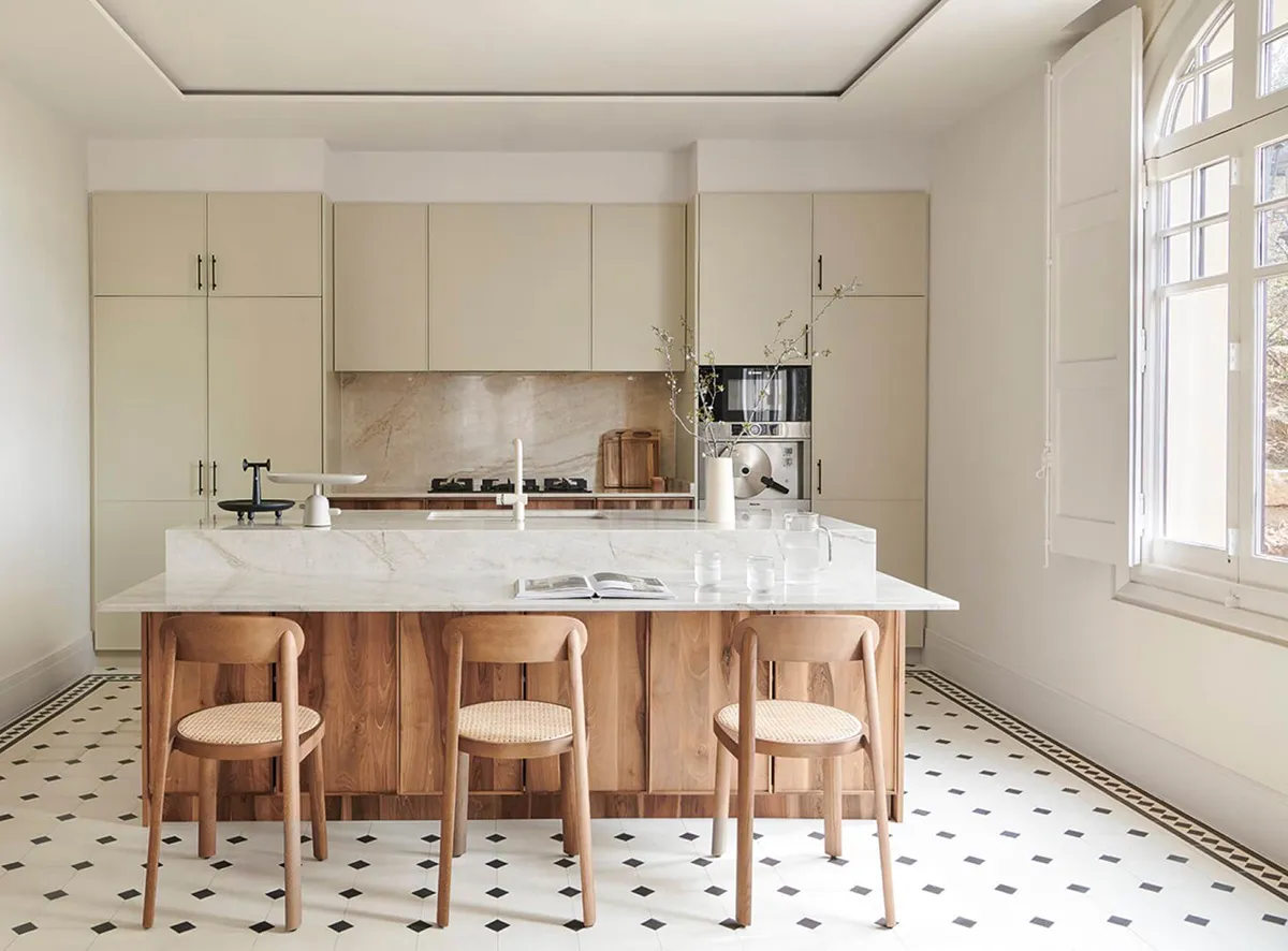 Light Modern Update of a Historic House in Catalonia - Gallery image 6