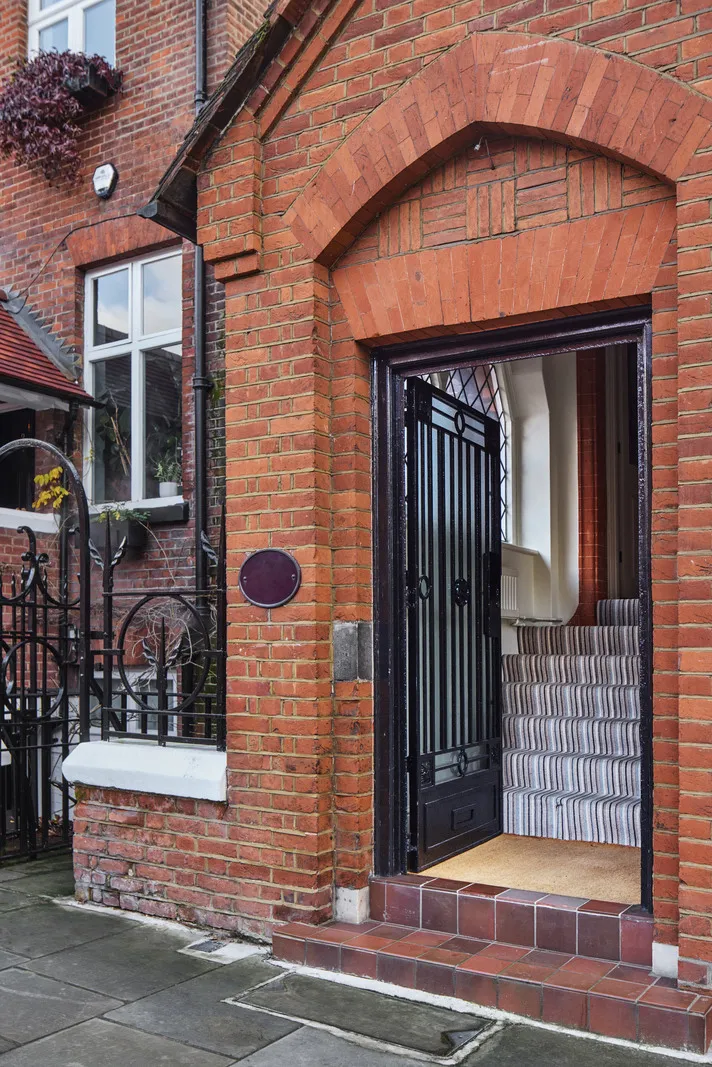 Excellent design of a historical house in London - Gallery image 24