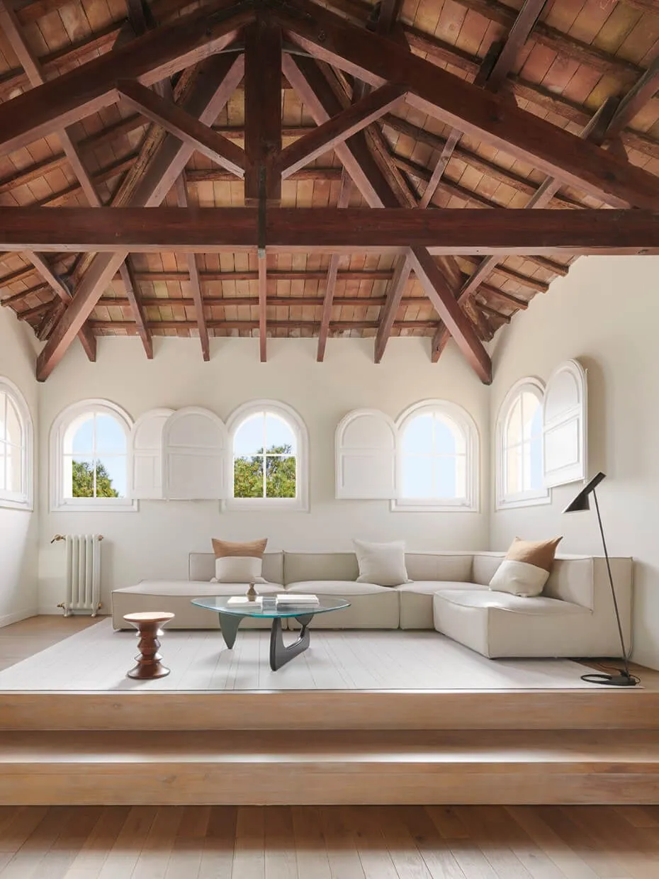 Light Modern Update of a Historic House in Catalonia - Gallery image 12