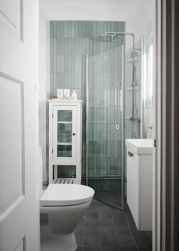 Stylowy kolor ścian w projekcie małego mieszkania w Stokholmie - Gallery image 12