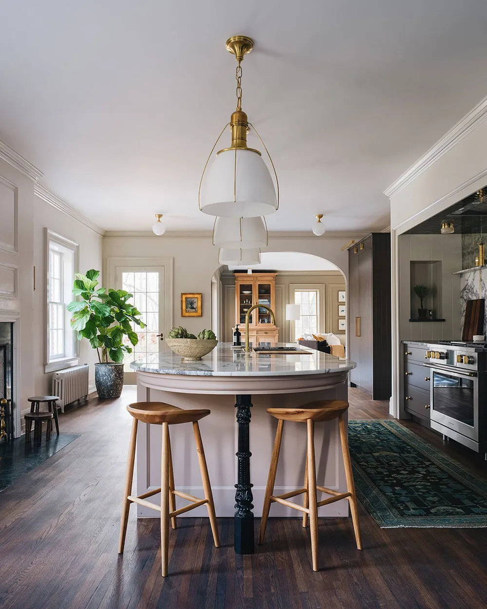 Formes esthétiques et tons chaleureux : une maison très belle au Michigan - Gallery image 7