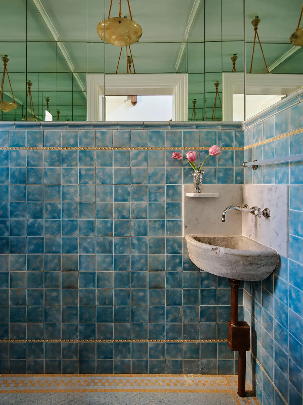 Antique and European Influence in the Design of a Magnificent Historical House in Sydney - Gallery image 19