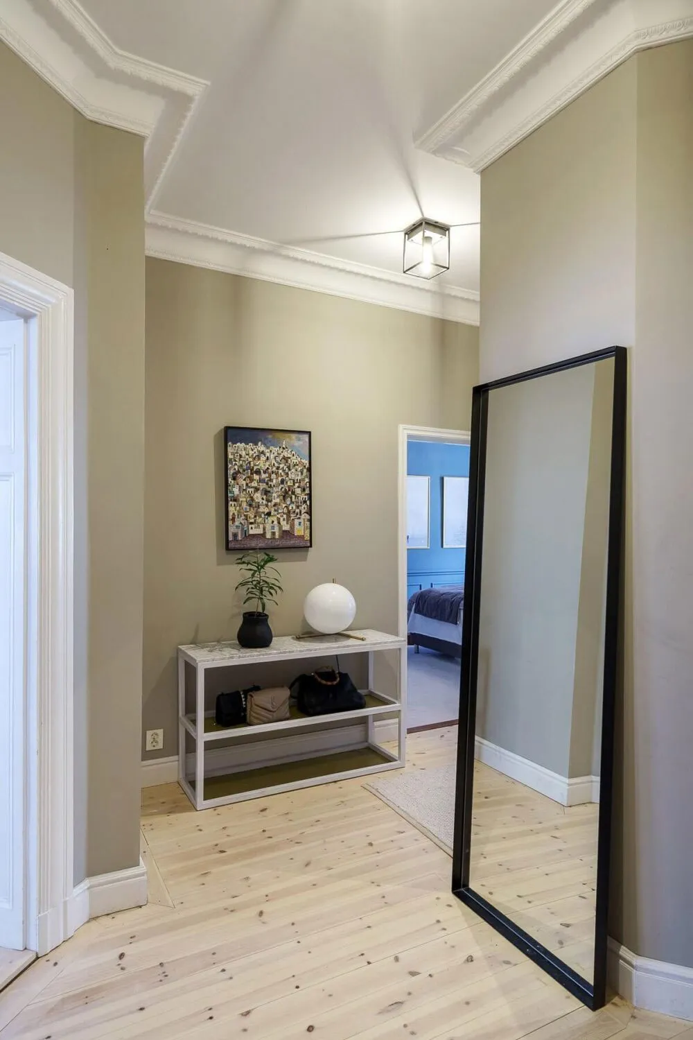 Відкрита планування та приємний сучасний декор: квартира в старому будинку в Стокгольмі - Gallery image 17