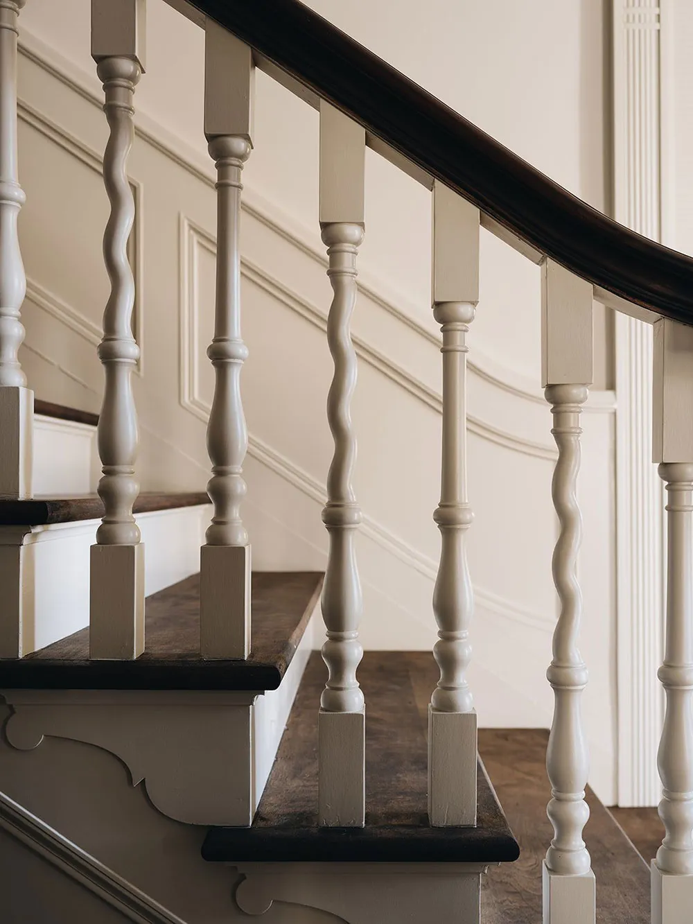 Formes esthétiques et tons chaleureux : une maison très belle au Michigan - Gallery image 23