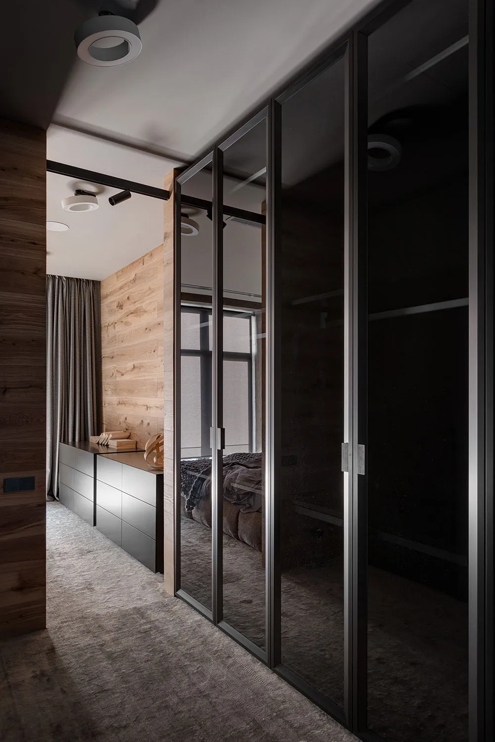 Современный дом для семьи в Днепре с обилием дерева в декоре - Gallery image 14