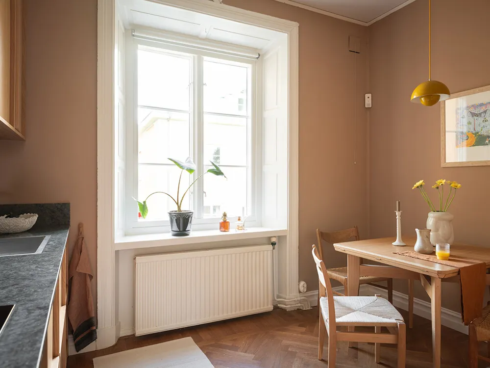 Appartement à deux étages avec de superbes fenêtres de mansarde en Suède - Gallery image 21