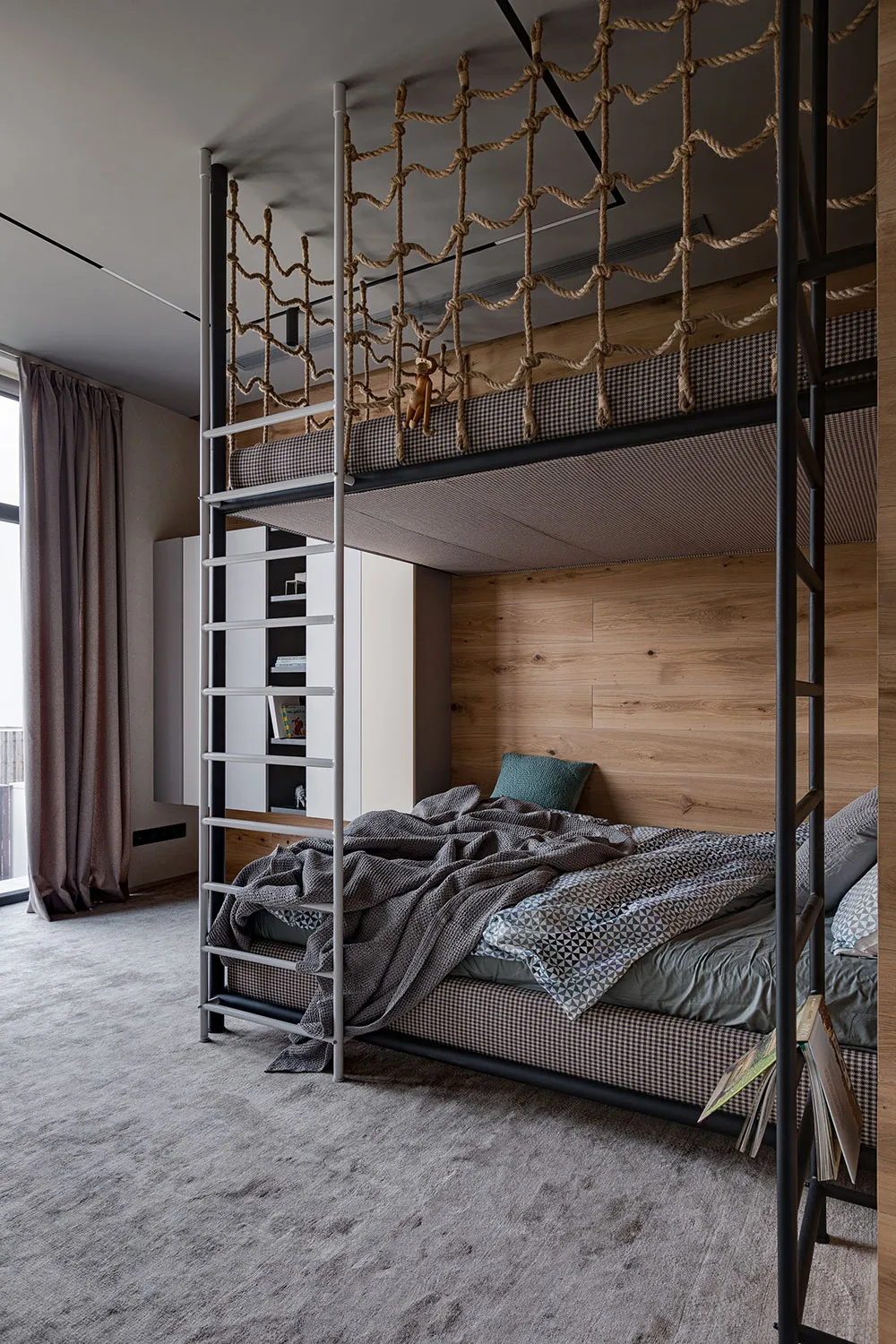 Современный дом для семьи в Днепре с обилием дерева в декоре - Gallery image 20