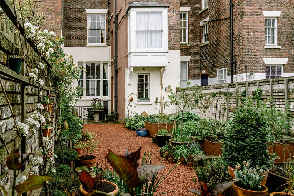 Grün-Unterschiede in den Interieurs eines georgianischen Townhouses in Liverpool - Gallery image 27