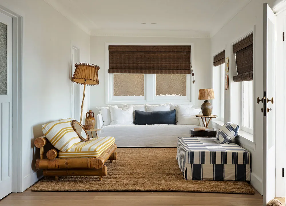 Intérieurs blancs et vues panoramiques : maison côtière à Sydney - Gallery image 8