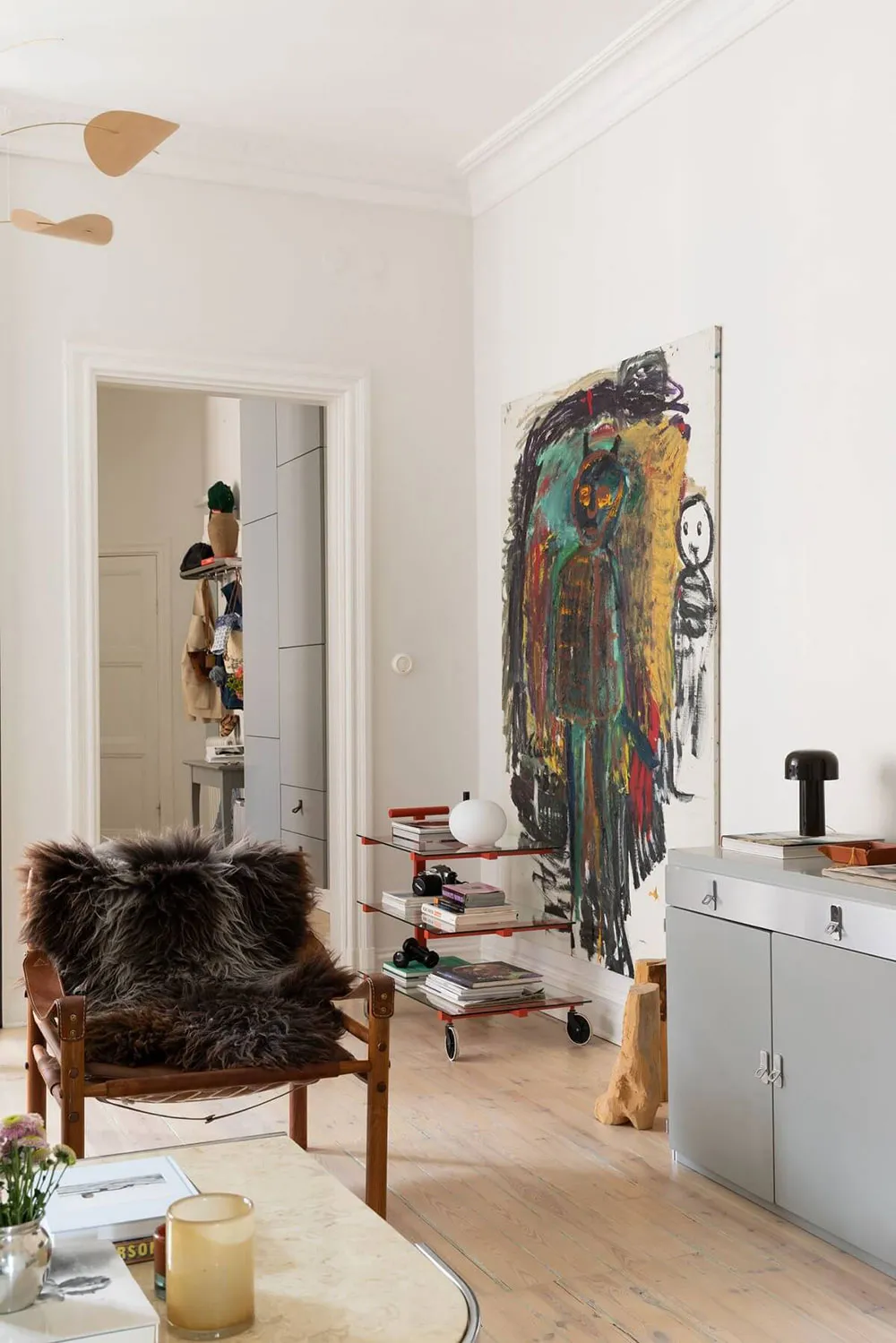 Separador de vidrio y tonos tranquilos: apartamento en Estocolmo (69 m²) - Gallery image 5