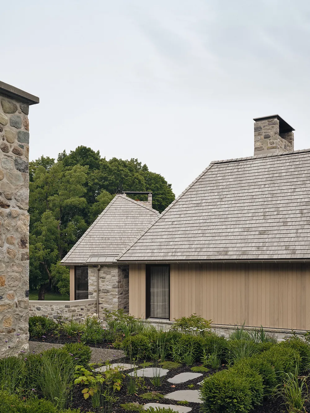 Résidence minimaliste cosy au Québec (Canada) - Gallery image 1