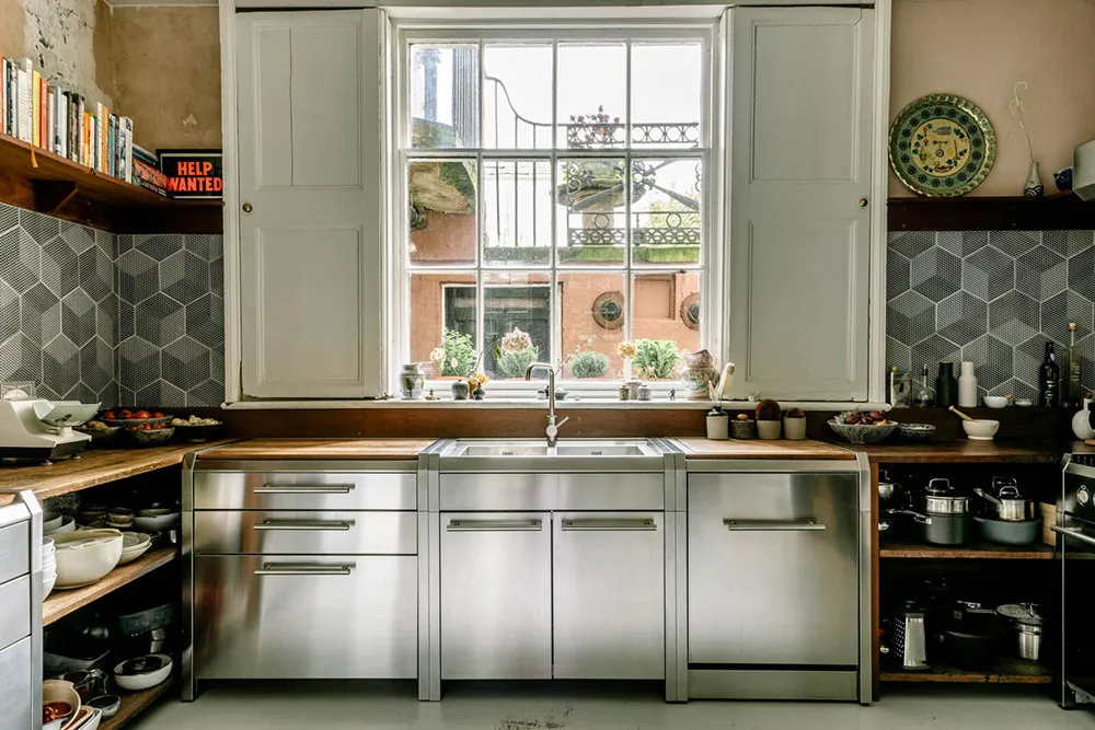 Grün-Unterschiede in den Interieurs eines georgianischen Townhouses in Liverpool - Gallery image 13