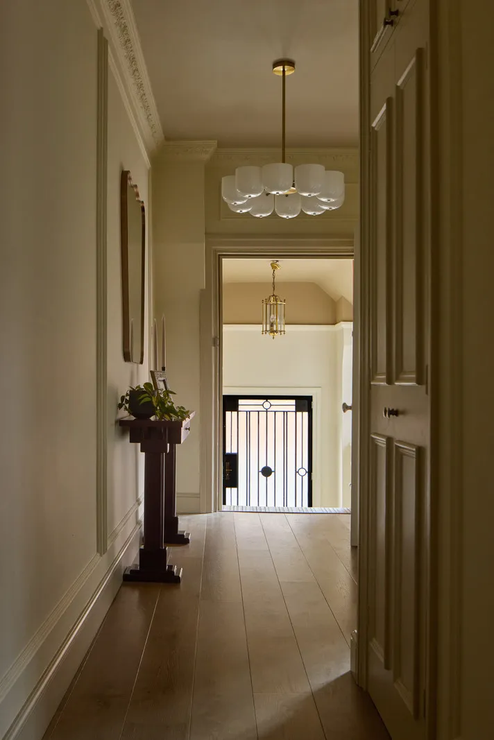 Excellent design of a historical house in London - Gallery image 13