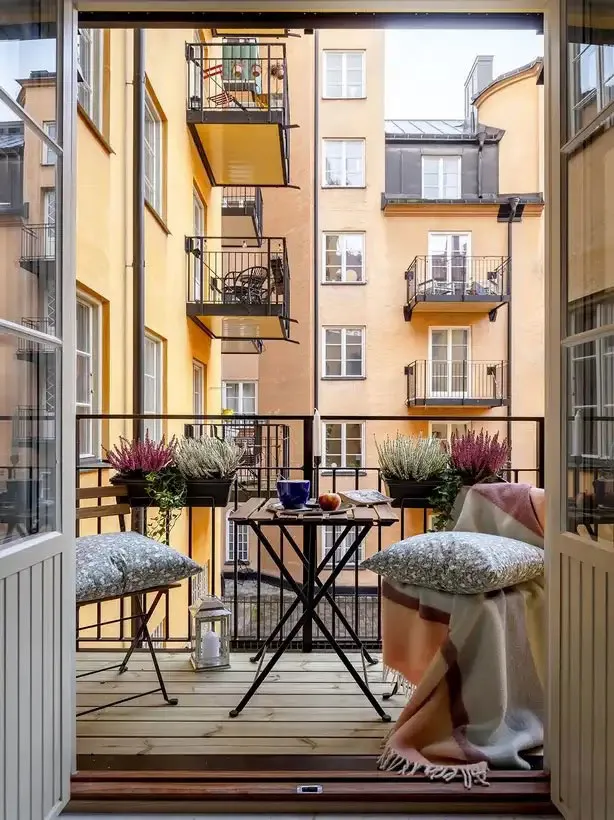 Stylowy kolor ścian w projekcie małego mieszkania w Stokholmie - Gallery image 16