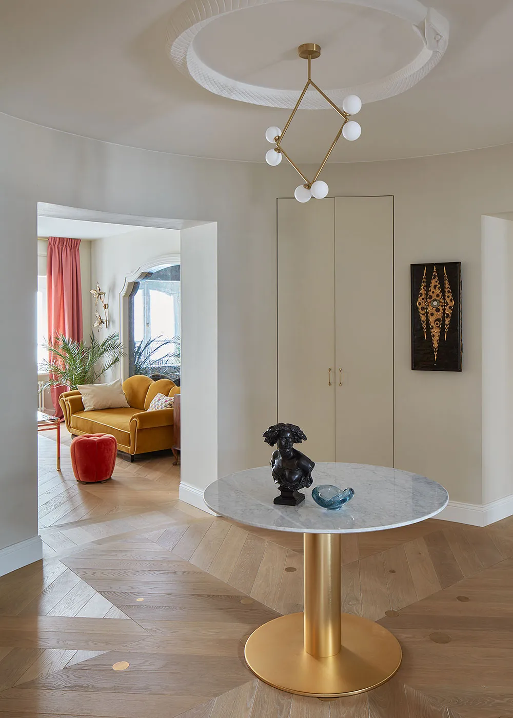 Intérieur charmant et un peu fantastique d'une appartement en Pologne - Gallery image 9