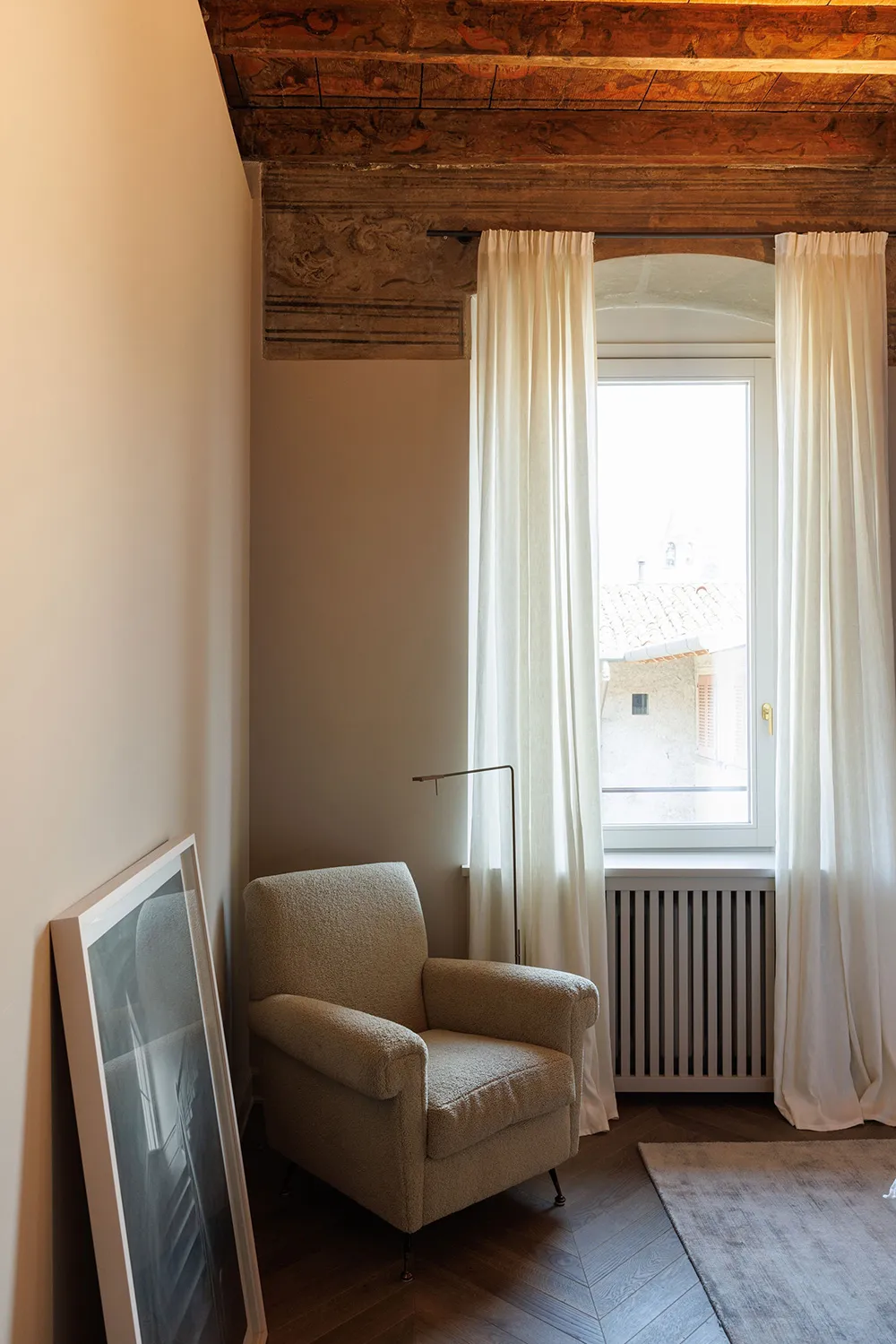 Середньовічні фрески та сучасний дизайн: будинок в Італії - Gallery image 7