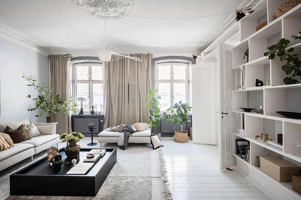 Elegancki skandynawski wnętrze z otwartymi półkami i nowoczesnymi szarymi akcentami (74 m²) - Gallery image 4