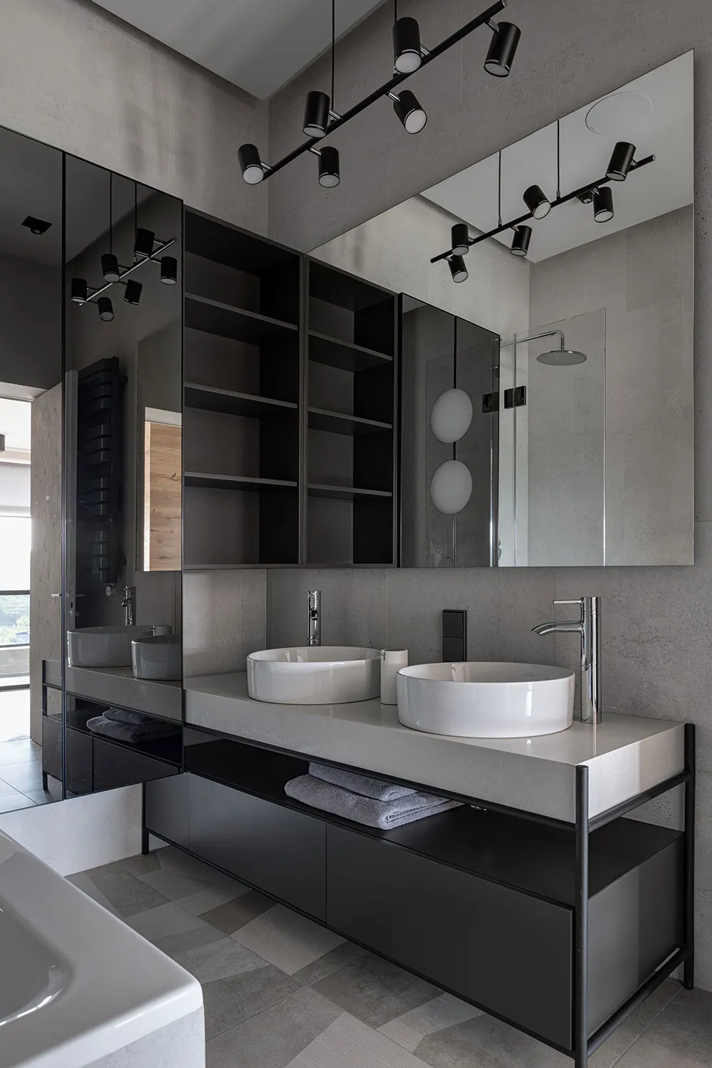 Современный дом для семьи в Днепре с обилием дерева в декоре - Gallery image 30