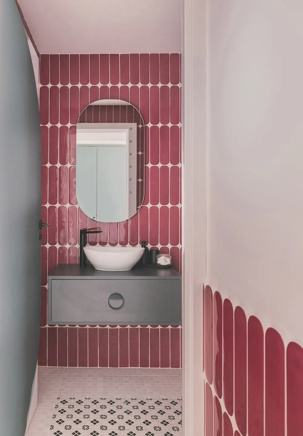 Unique Interior with Tile: Small Apartment in Madrid (56 sqm) - Gallery image 11