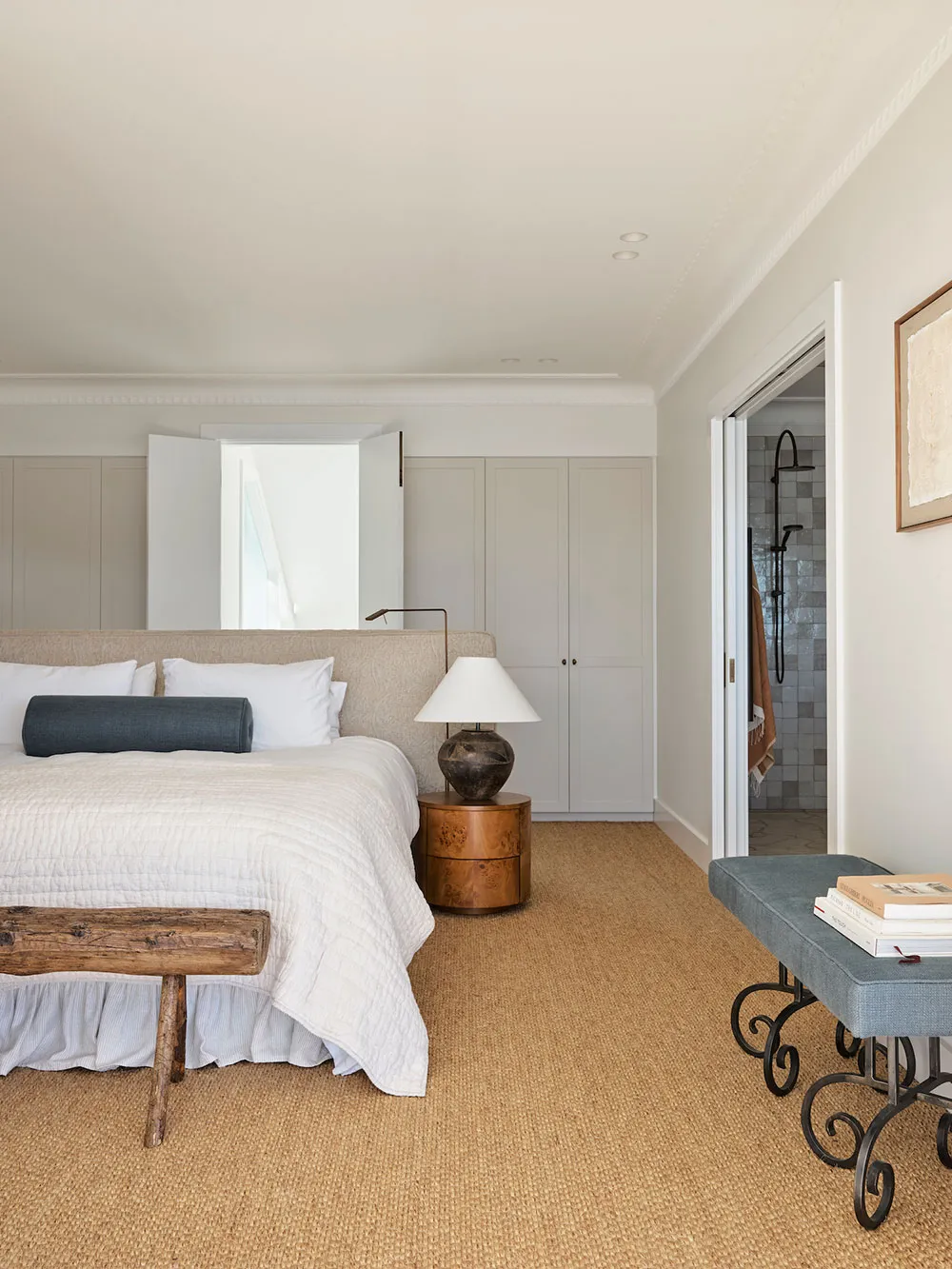 Intérieurs blancs et vues panoramiques : maison côtière à Sydney - Gallery image 9