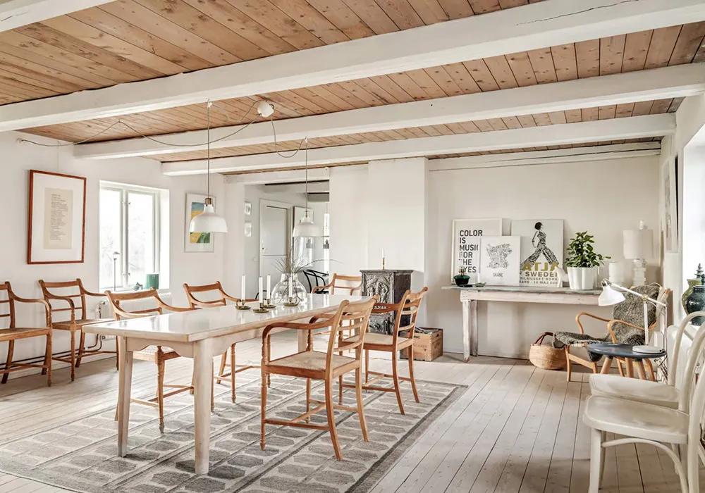 Просторные и тёплые интерьеры бывшей фермы в Швеции - Gallery image 23