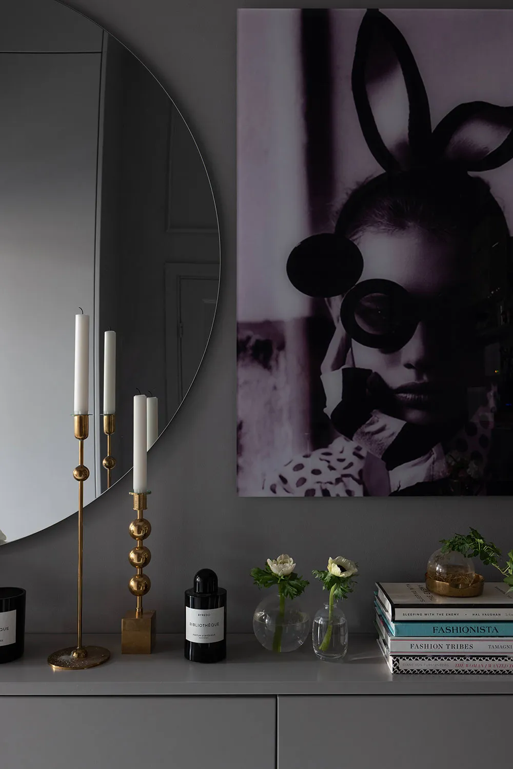 Tonos oscuros y dormitorio en nicho: apartamento pequeño en Suecia (37 m²) - Gallery image 12