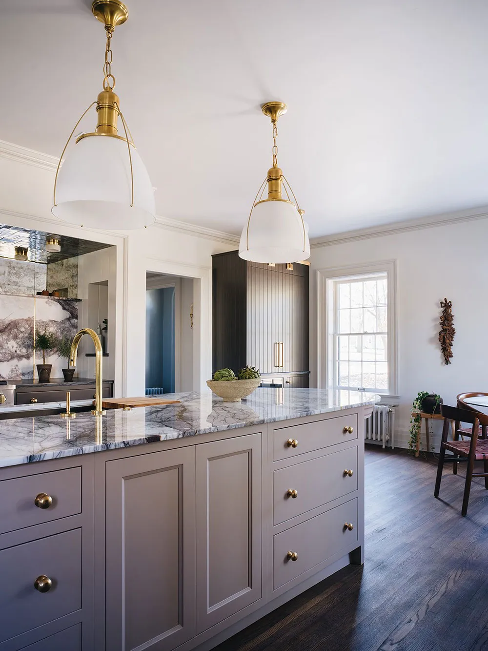 Formes esthétiques et tons chaleureux : une maison très belle au Michigan - Gallery image 13