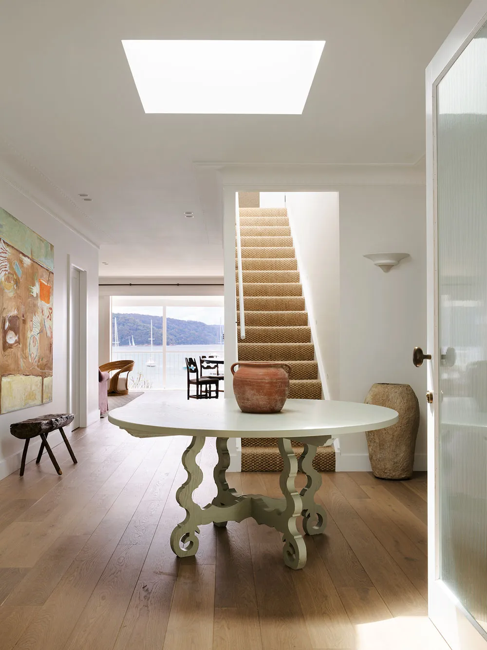 Intérieurs blancs et vues panoramiques : maison côtière à Sydney - Gallery image 7