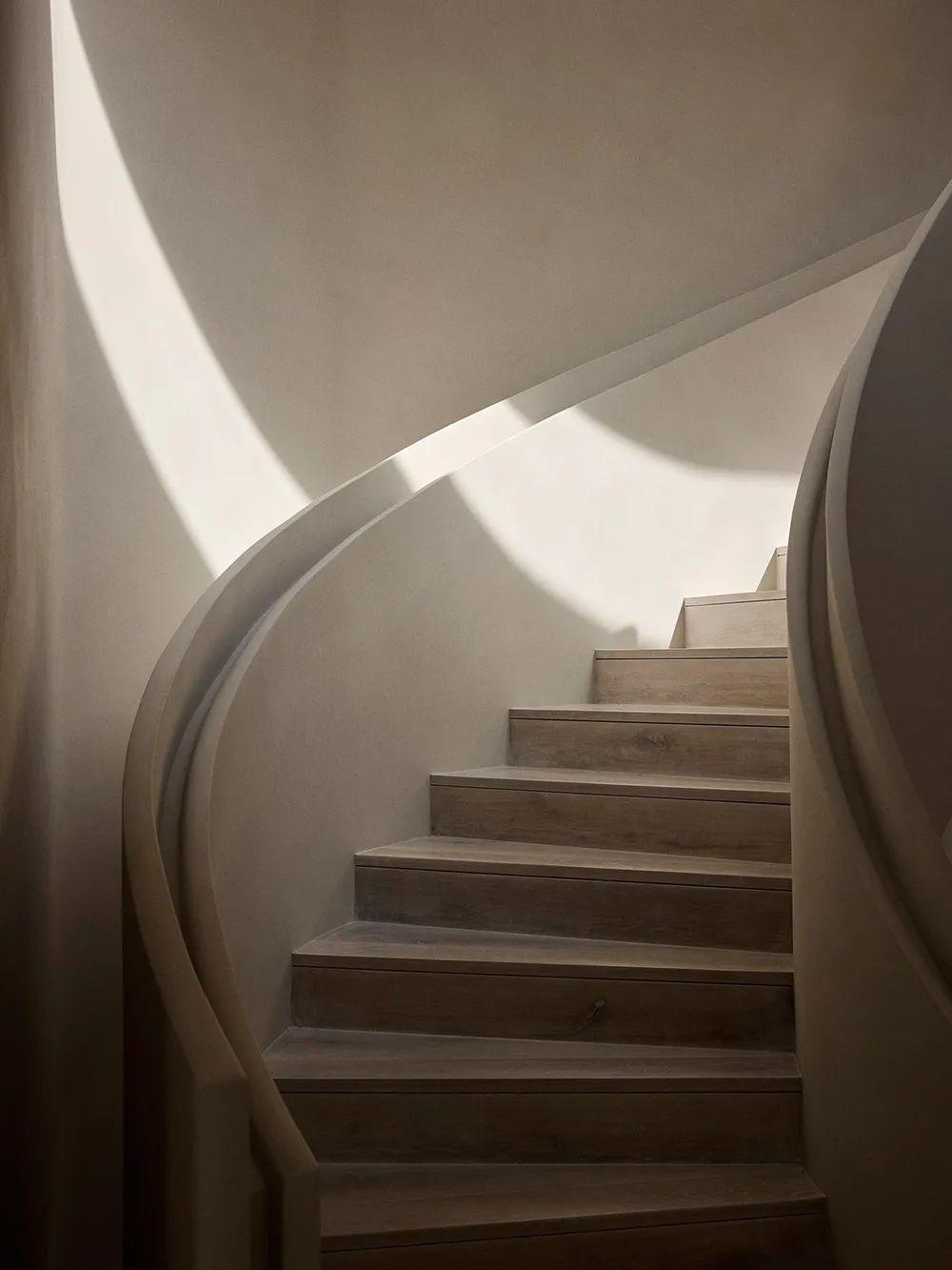 Soft Modern Interiors of a Stunning Oceanfront Villa in Australia - Gallery image 15