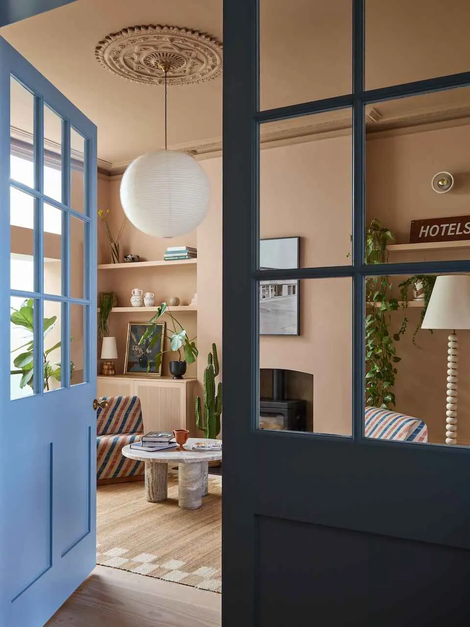 Elegant Color Accents and Modern Decor in Classic Townhouse Design in London - Gallery image 1